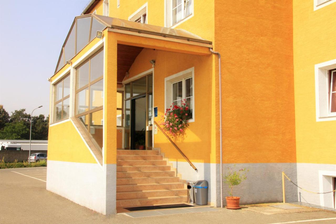 Oekotel Graz Airport Kalsdorf bei Graz Exterior photo
